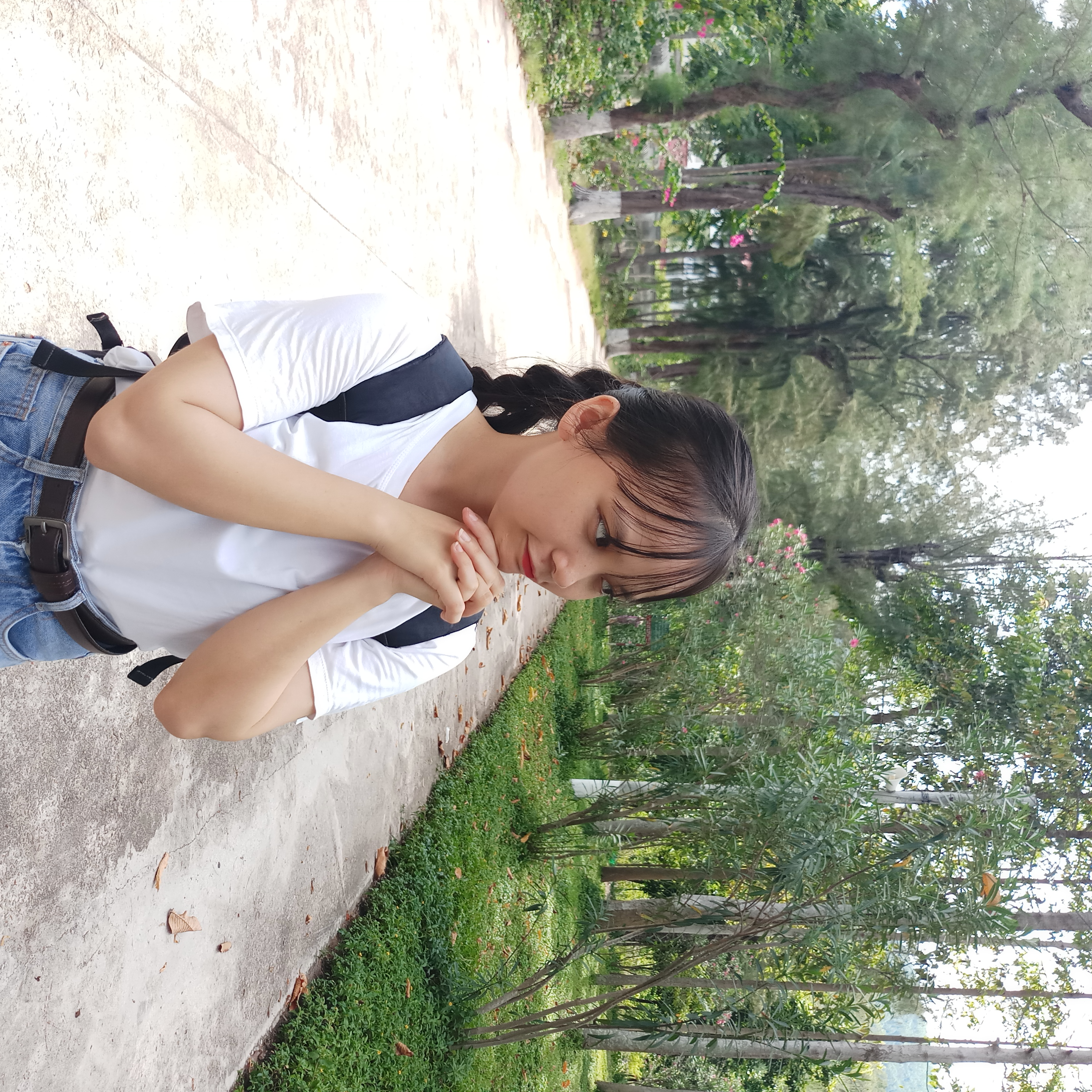 HOÀNG HUYÊN